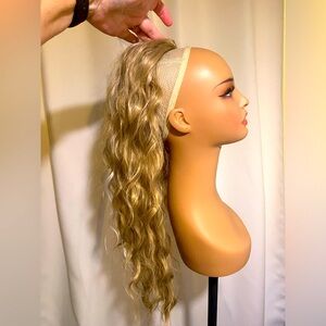 HAIR- 24 inch long ponytail dark natural blonde/light blonde highlights & wavy